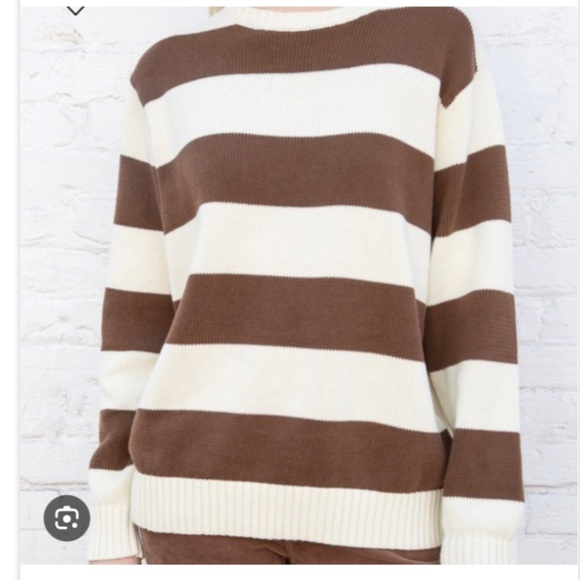 Brandy Melville Sweaters - Brandy Melville Crew Neck, One size, brown and cream colored